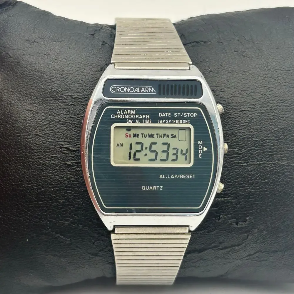 Vintage 1980s Crono Alarm Silver Tone St. Steel Digital Quartz Watch